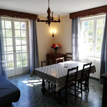 Des Rosiers Nyaraló Nauviale