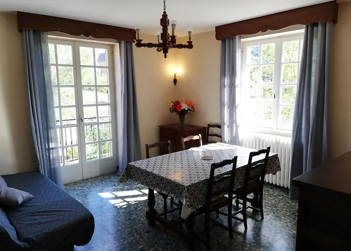 Des Rosiers Nyaraló Nauviale